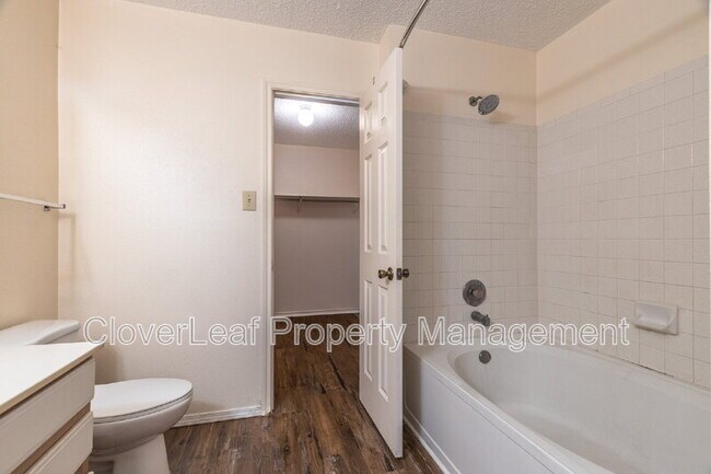 Building Photo - 1045 Stone Trail