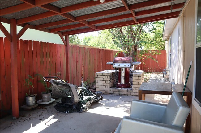 Building Photo - 6319 Langham Way