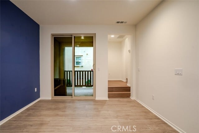 Building Photo - 863 Iris Way