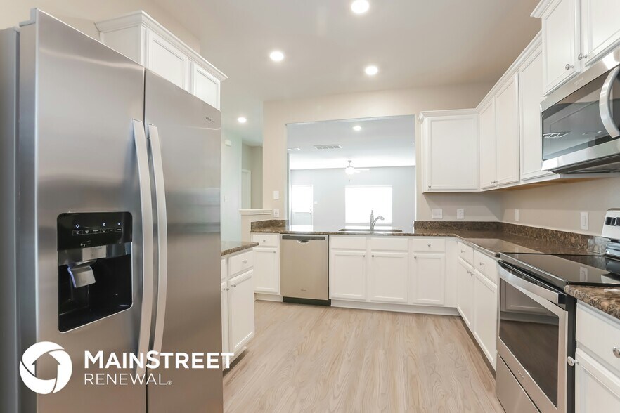 Building Photo - 23018 Bellini Dr