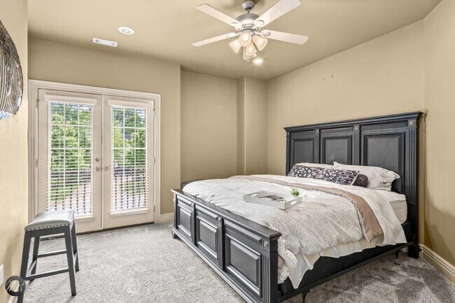 Building Photo - 5106 S Sloan Cir