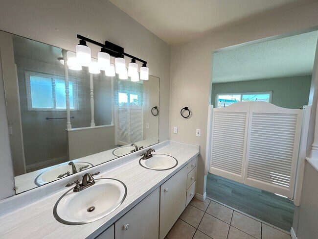 Building Photo - 18172 St Moritz Cir