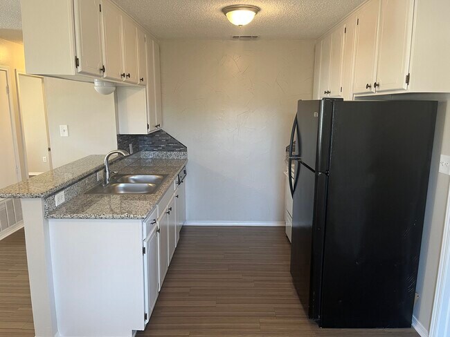 Building Photo - 13483 Rhudy Dr