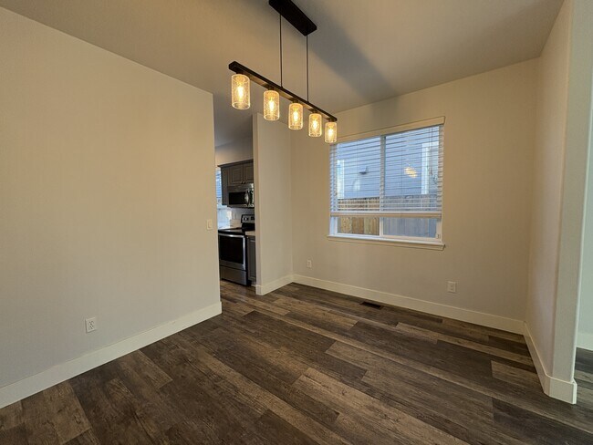 Building Photo - 12982 SW Kameron Way