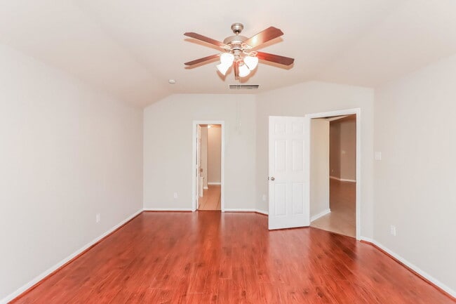 Building Photo - Enchanted Rock Lane, Missouri City, TX 77459 - 4 BR 2 BA single-family home