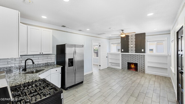 Building Photo - 3109 Douglas Ave