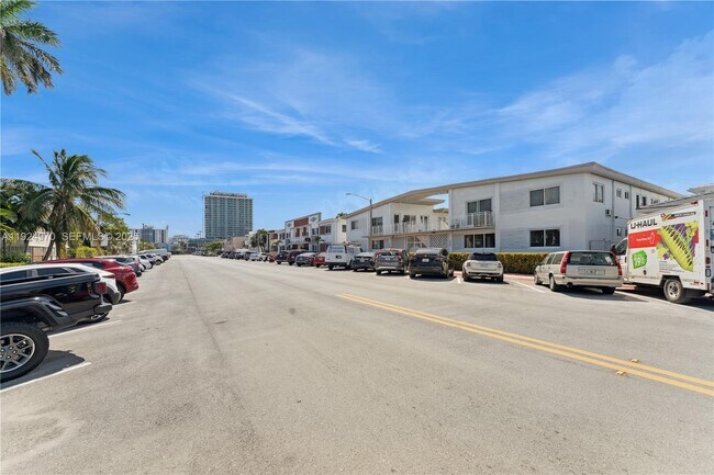 Building Photo - 7440 Byron Ave