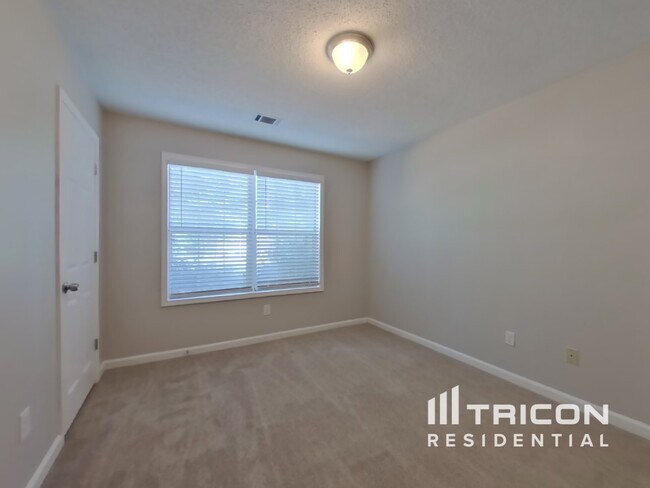 Building Photo - 1459 Chaseway Cir