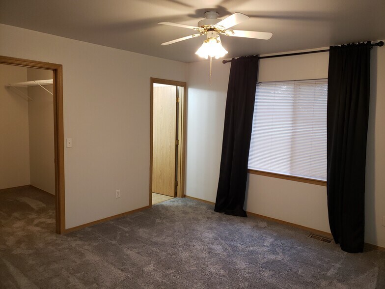 Master Bedroom without Furniture - 328 S Dunham Ave