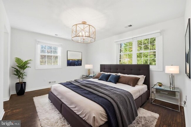 Building Photo - 448 Summers Dr