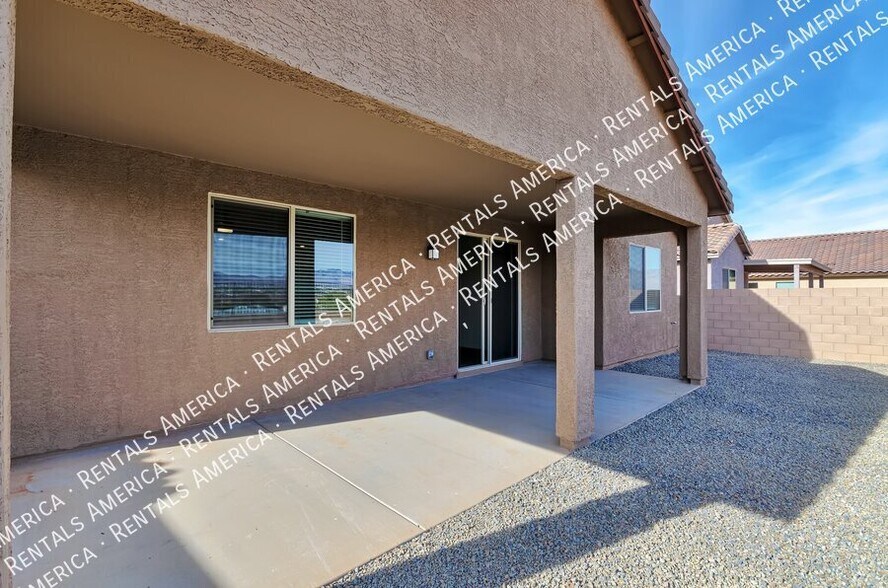 Building Photo - 8905 E Pantano Bluff Dr