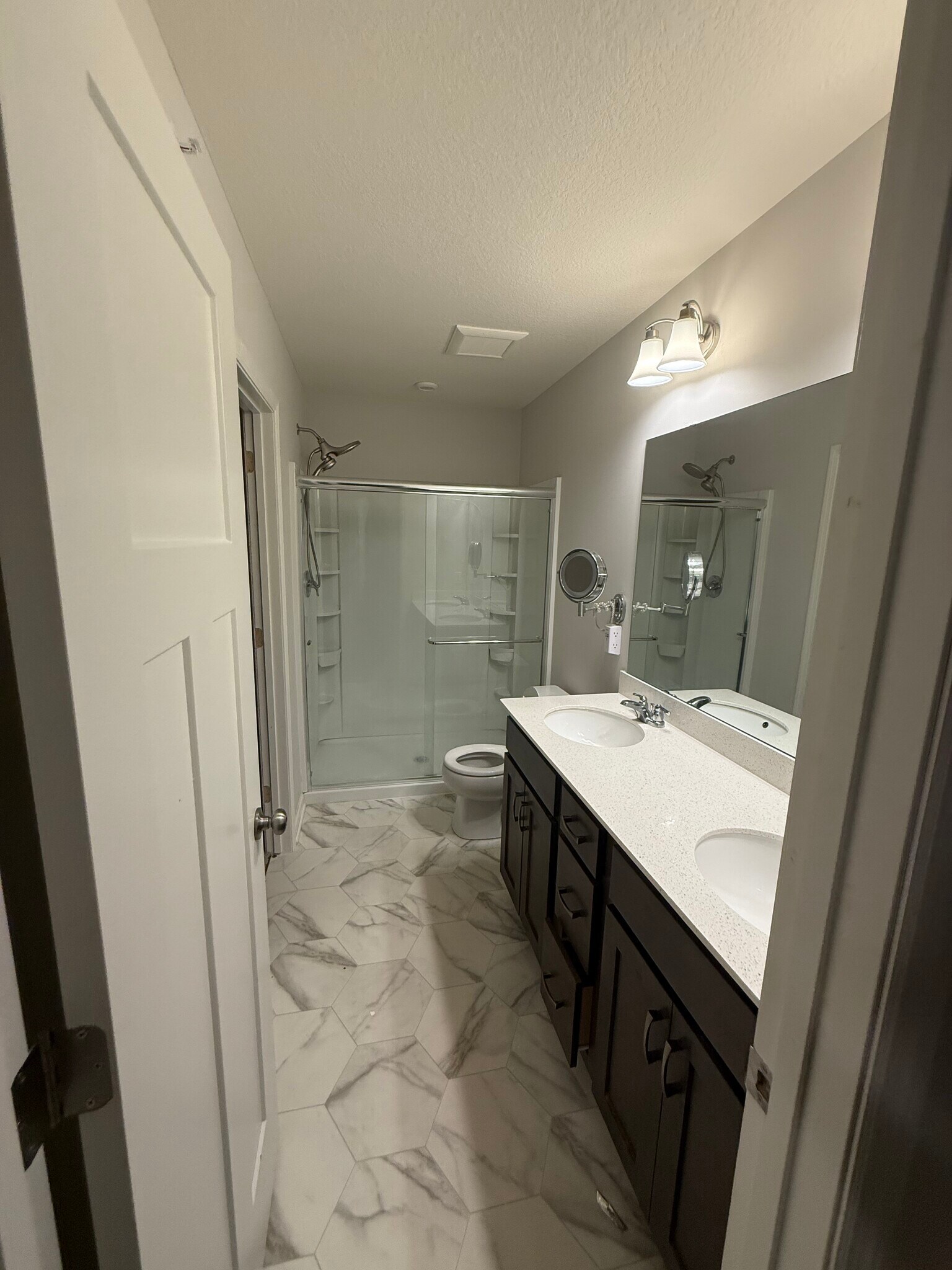 Building Photo - 2862 Lexington Pl N