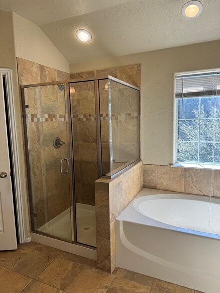 Building Photo - 706 S Jupiter Rd