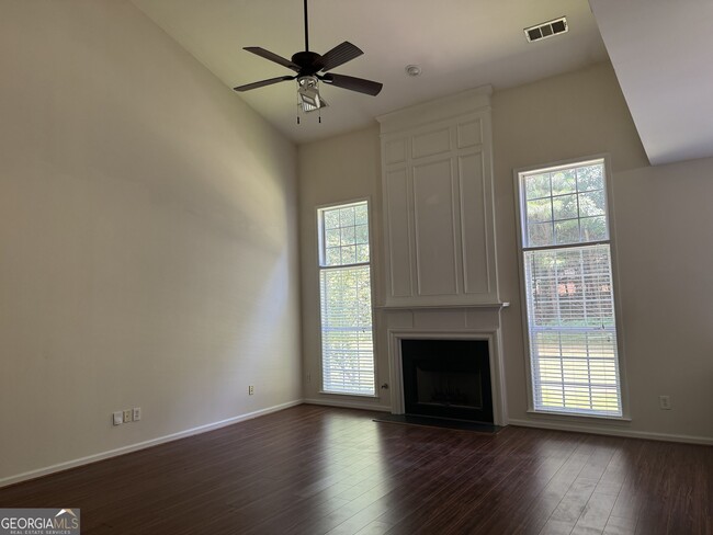 Building Photo - 125 Friars Head Dr NE