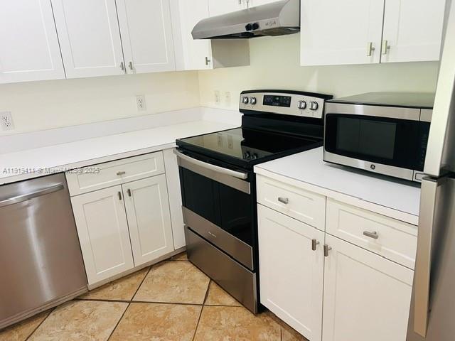 Building Photo - 19601 E Country Club Dr