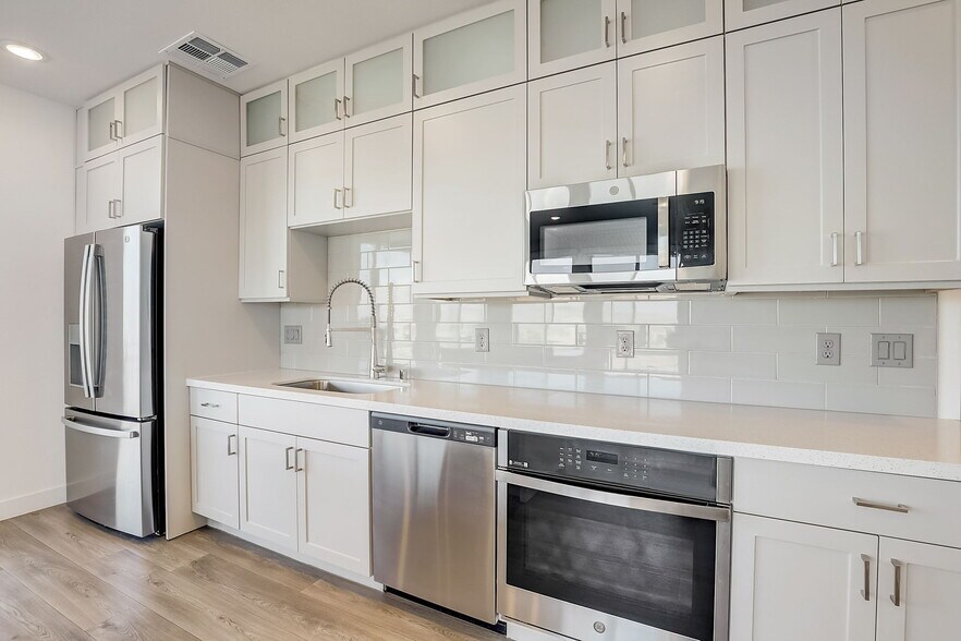 Aspire at Redwood 6755 W Arby Ave Las Vegas NV 89118 Apartment Finder