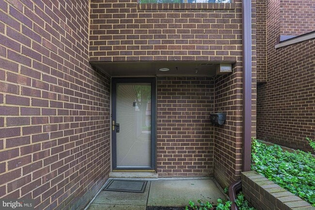 Building Photo - 17 Farmhouse Ct
