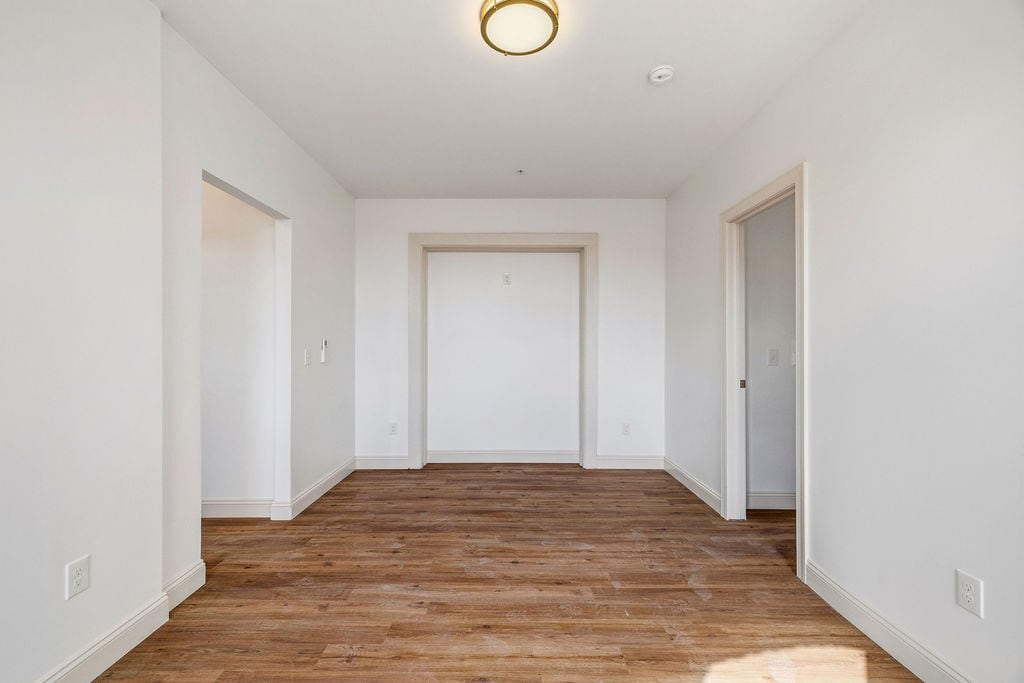 Unit 2 Living Room - 319 Connecticut St