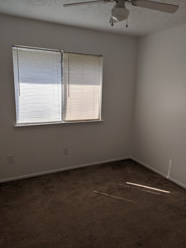 Building Photo - 4202 Spinks Creek Ln