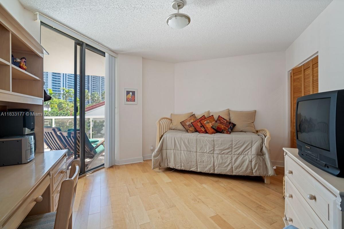 Building Photo - 3610 Yacht Club Dr