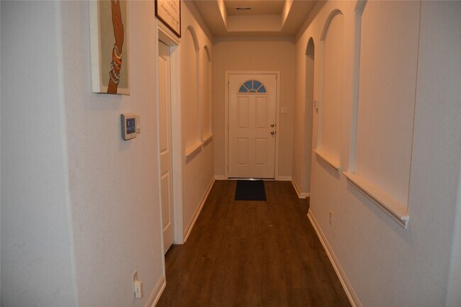 Building Photo - 17616 Cedar Crst Dr