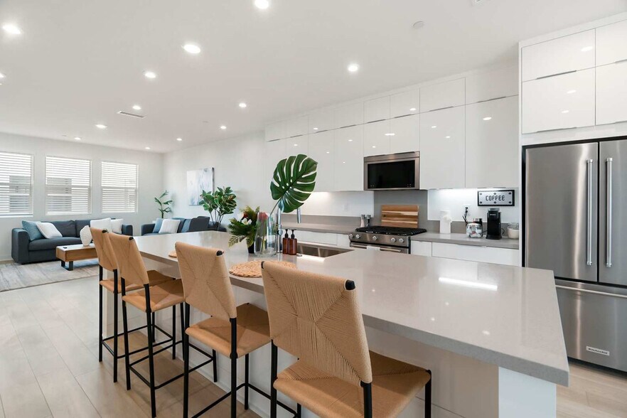 Building Photo - 2717 Everly Dr