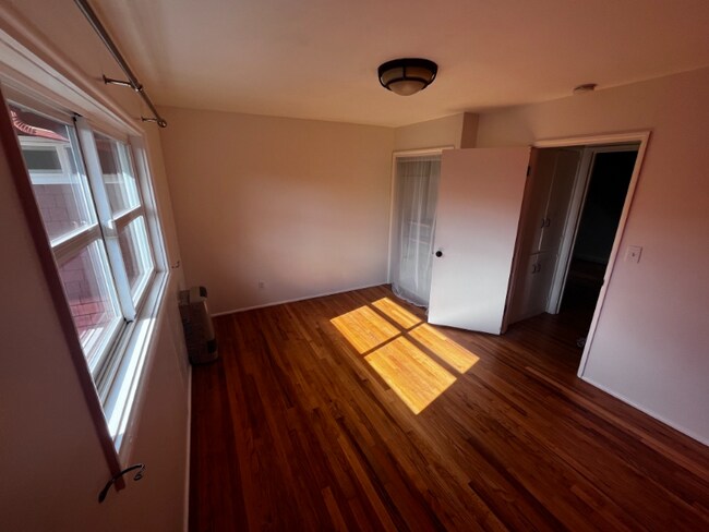 Building Photo - 3013 SE Waverleigh Blvd