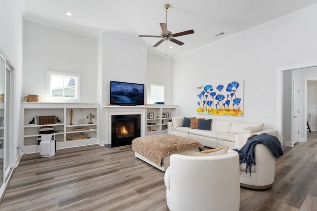 Building Photo - 107 E Barred Owl Dr