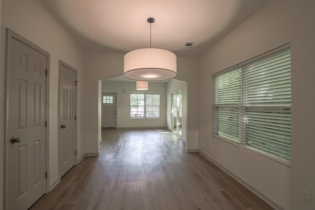 Building Photo - 70 Gardenia Dr NW