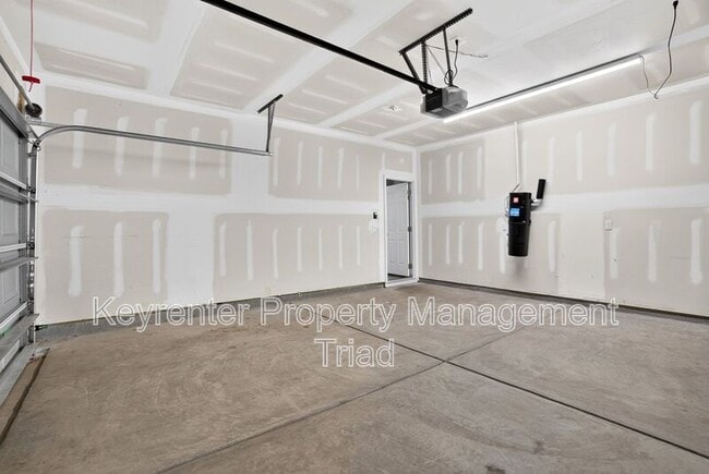 Building Photo - 504 Eagles Wy