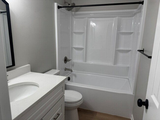 Building Photo - 226 Nottingham Rd