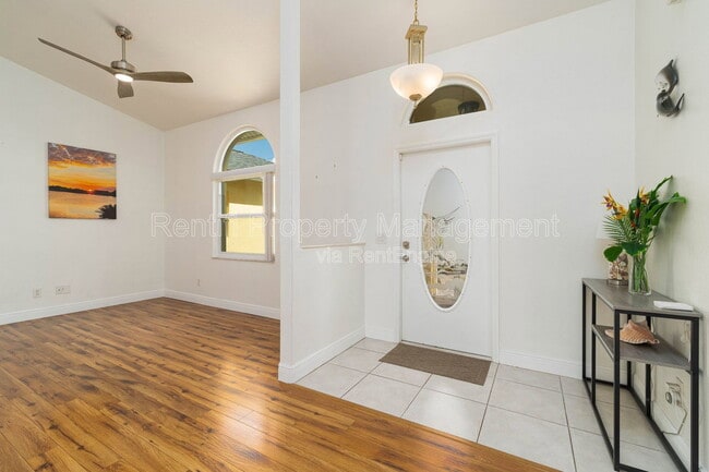 Building Photo - 304 NW 12th Ln