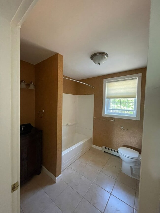 Building Photo - 3 Bed 2.5 Bath Home in Dover