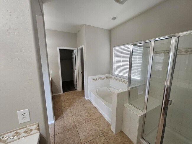 Building Photo - 25850 W Pleasant Ln