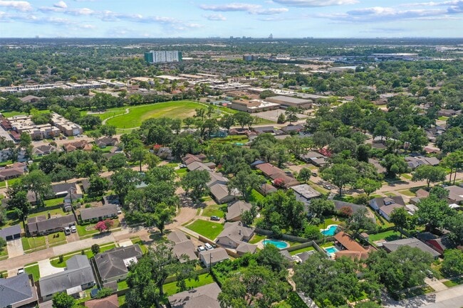 Building Photo - 5826 Spruce Forest Dr