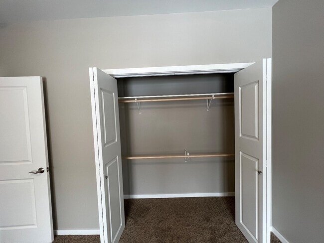 Building Photo - 4440 - 4450 S 26th St