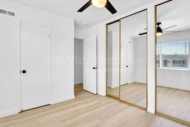 Building Photo - 4722 Mt La Palma Dr