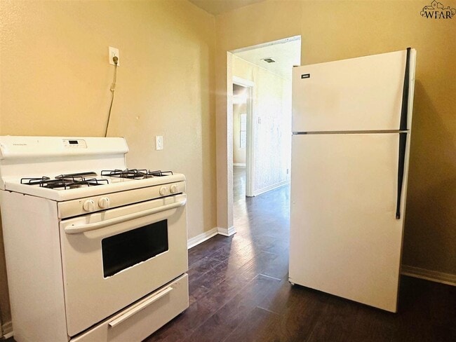 Building Photo - 2407 Carrigan Ave