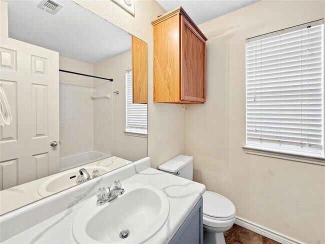 Building Photo - 9215 Rowlands Sayle Rd