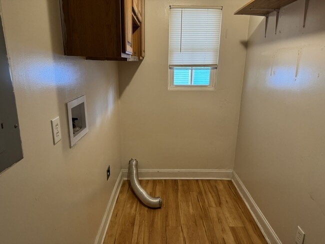 Building Photo - 115 Kenneth Blvd