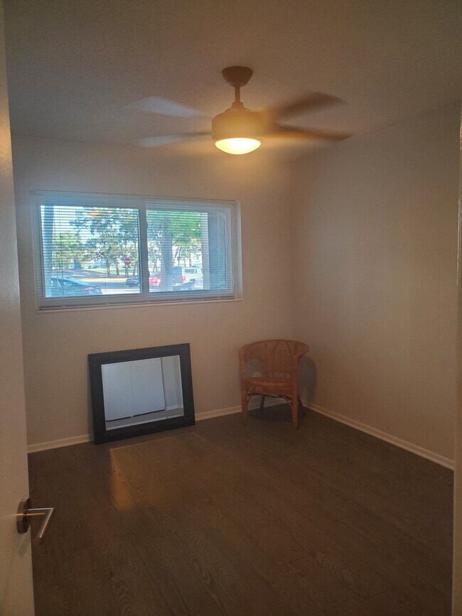 Second Bedroom - 2416 Wrld Pkwy Blvd