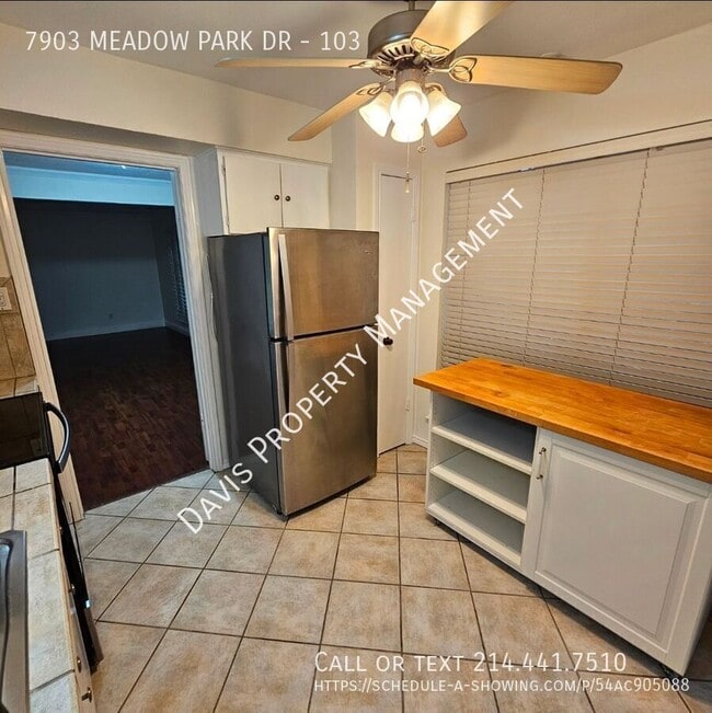 Building Photo - 7903 Meadow Park Dr