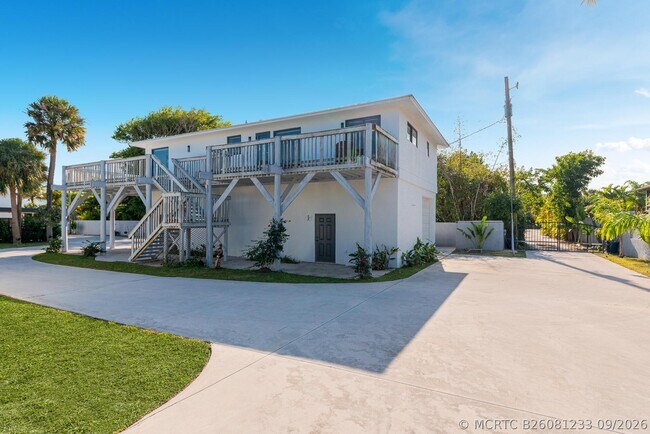 Building Photo - 1712 Sea Horse Pl