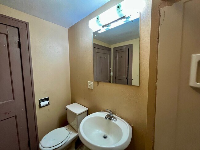 Building Photo - 1335 Prospect Ave