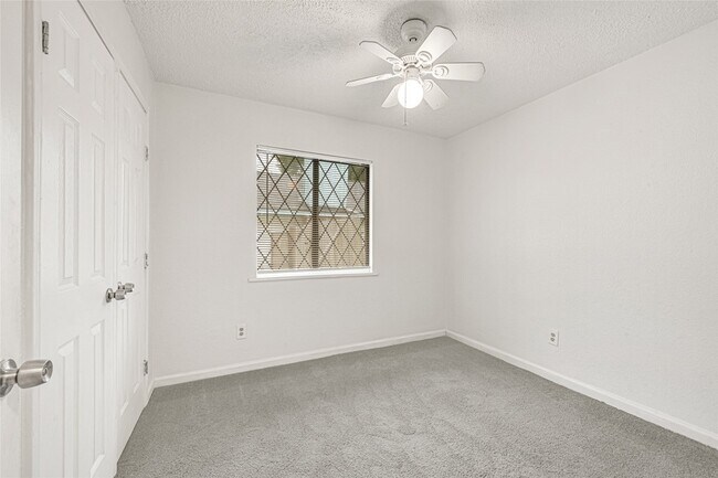 Building Photo - 622 N 13th St