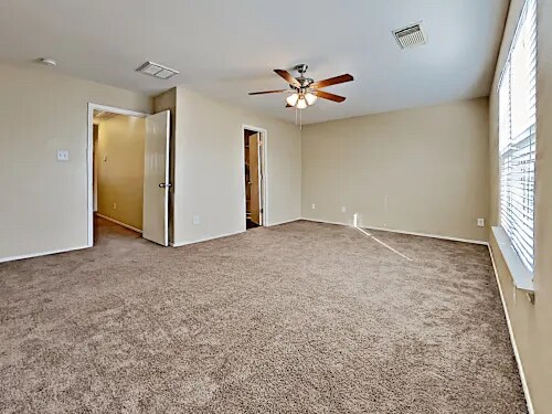 Building Photo - 9201 Shaded Pines Dr