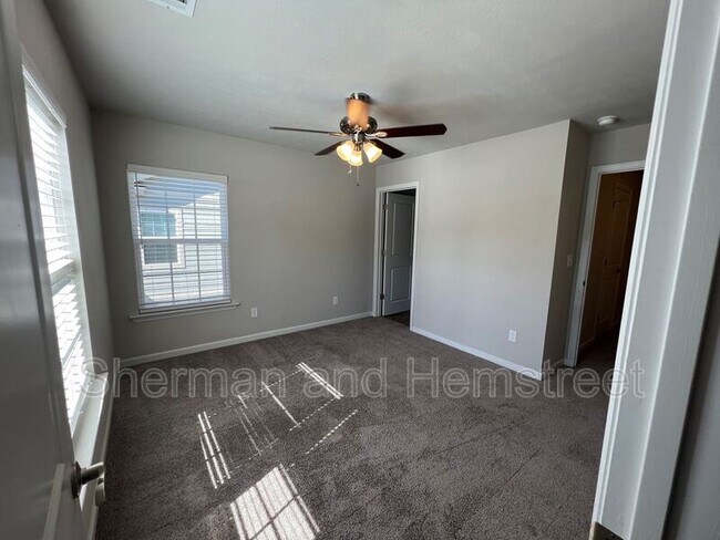 Building Photo - 620 Dobhill Ln