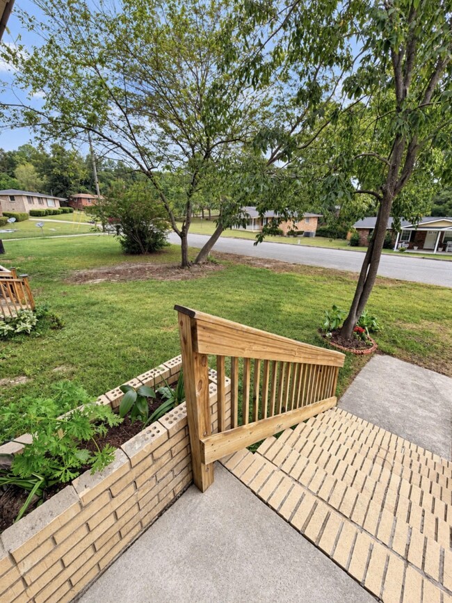 Building Photo - 1114 Terrace Cir