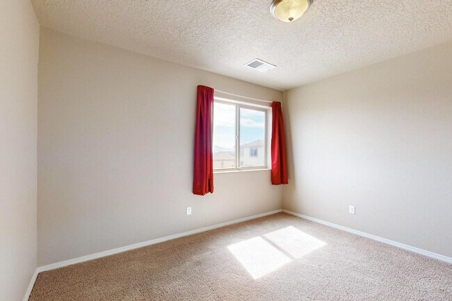Building Photo - 221 Landing Trail