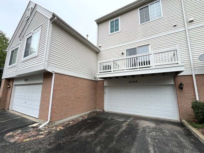 Building Photo - 2009 Concord Dr
